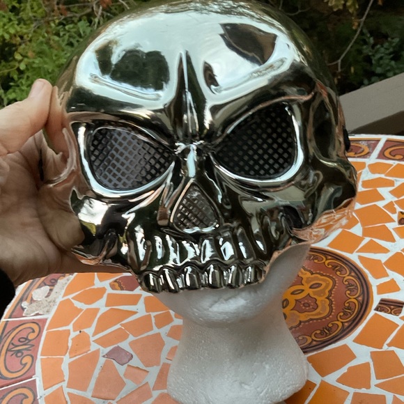 Gold metallic skeleton face mask with elastic back strap, adult or teen - Picture 3 of 8